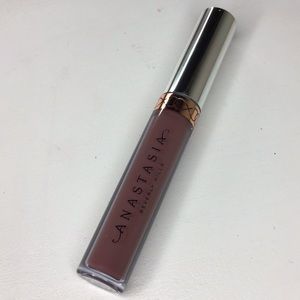 ABH liquid lipstick “ grim “